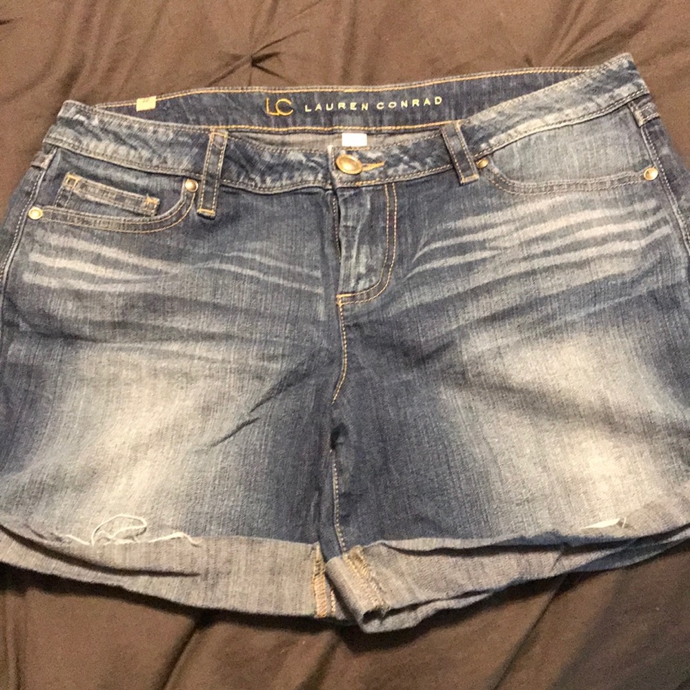 🌷Cute jean shorts!🌷